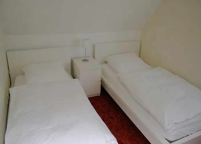 In Mit Eigenem Garten *