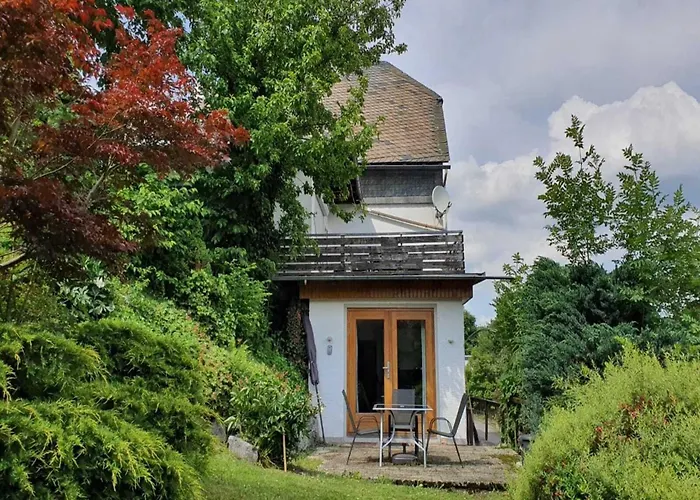 In Mit Eigenem Garten *